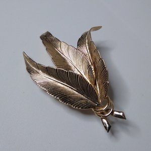 Vintage Metal 3 Feather Brooch